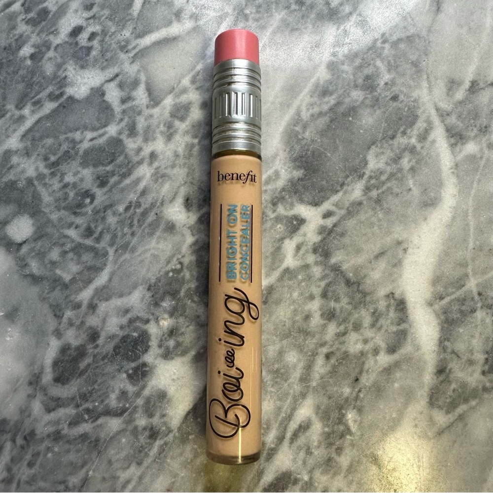 Benefit Bright On Concealer Melon‎
